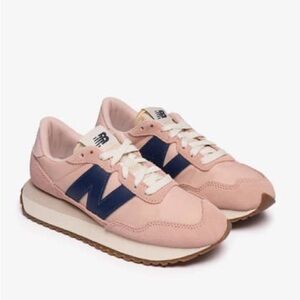 New Balance Women's Sneakers in Pink and Navy